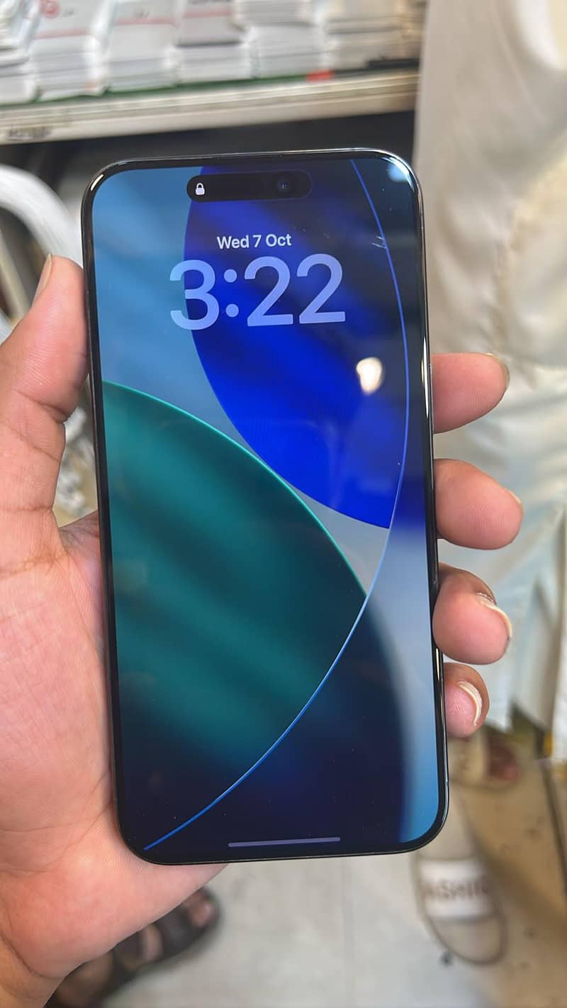 Apple iPhone 15 Pro Max 4