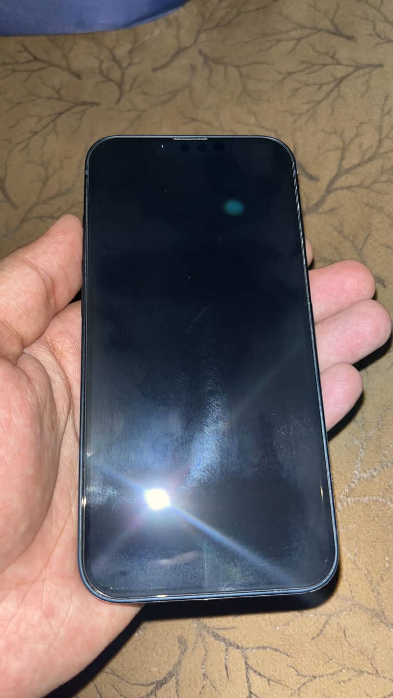 Apple iPhone 13 6