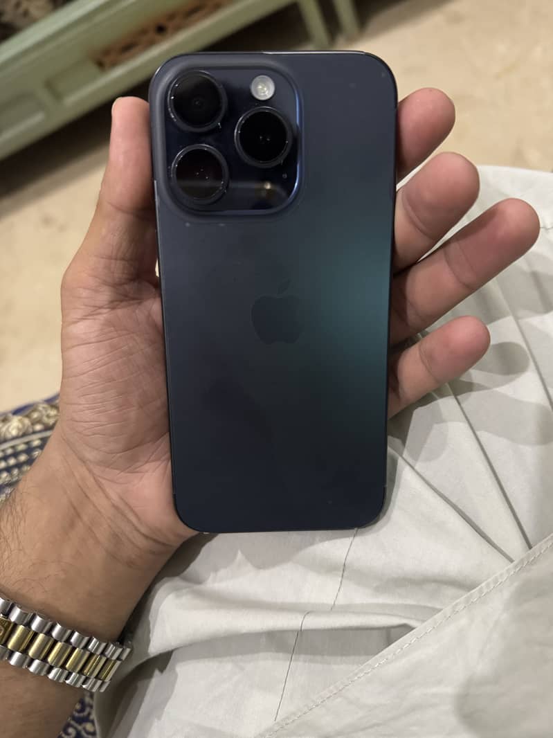 Apple iPhone 15 Pro 0