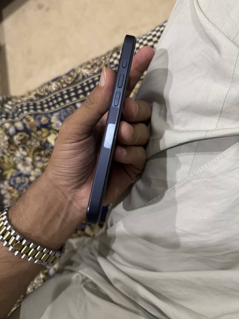 Apple iPhone 15 Pro 1