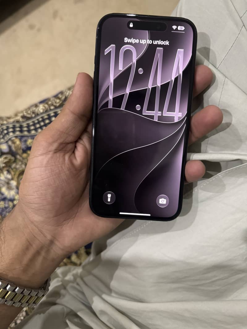 Apple iPhone 15 Pro 2