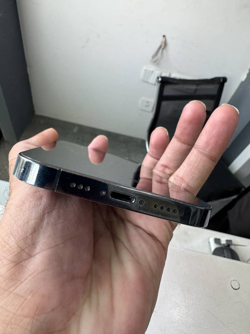 Apple iPhone 12 Pro 4