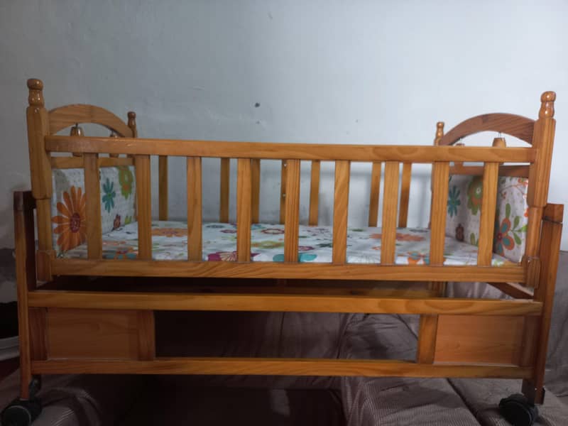 baby cot 2