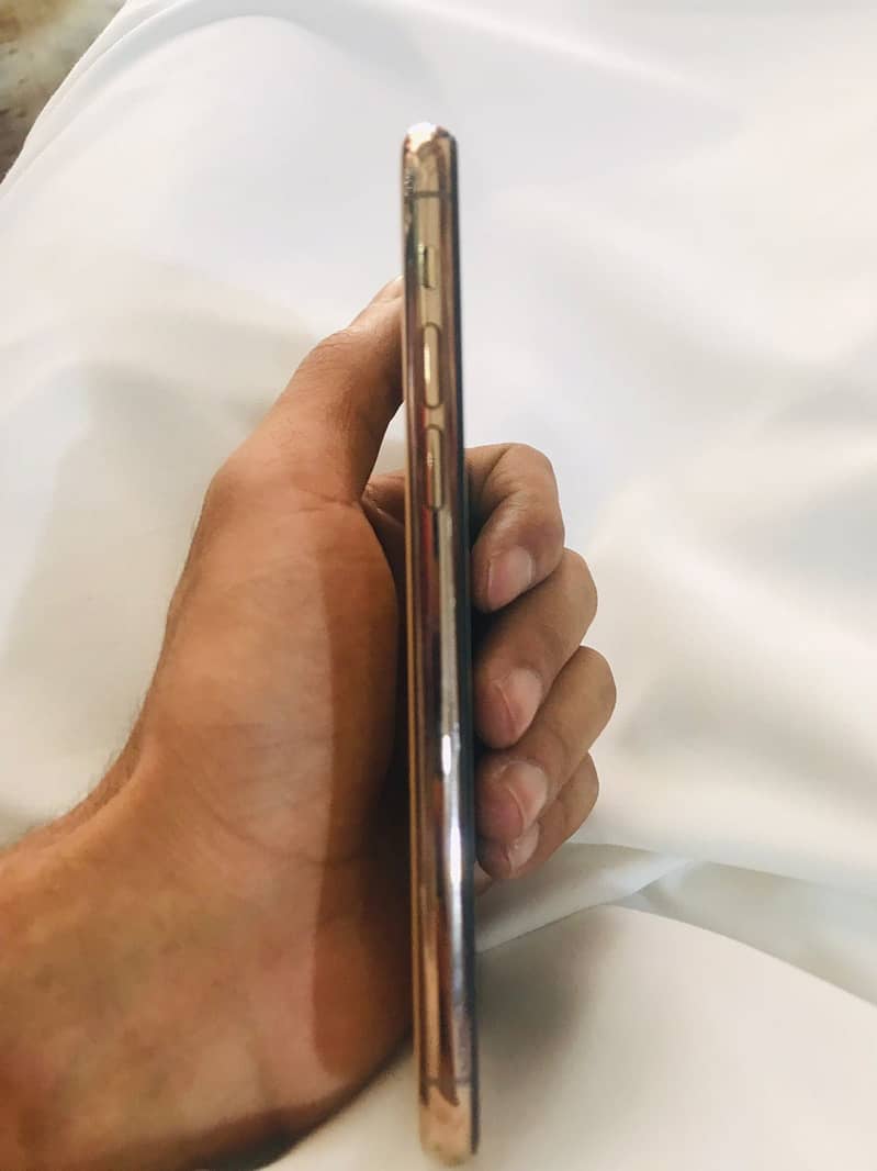 Apple iPhone 11 Pro 1