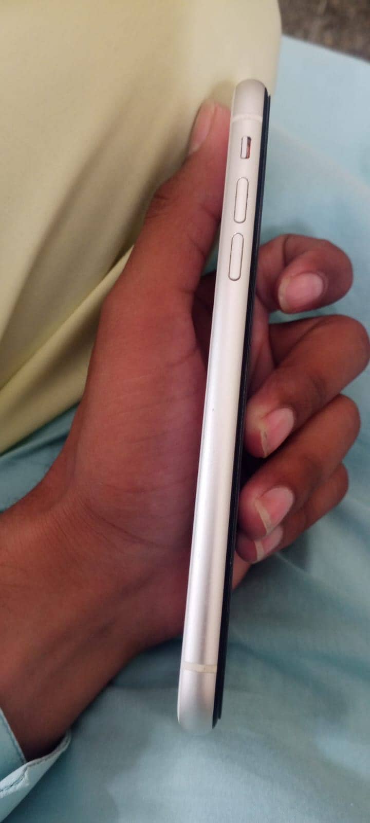 iPhone 11 4