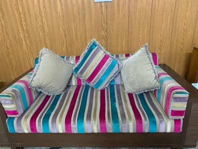 Sofa Set/8 seater Like new look luxury