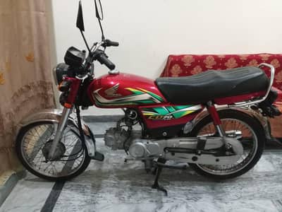 Honda CD 70 new condition just 7000 chali h