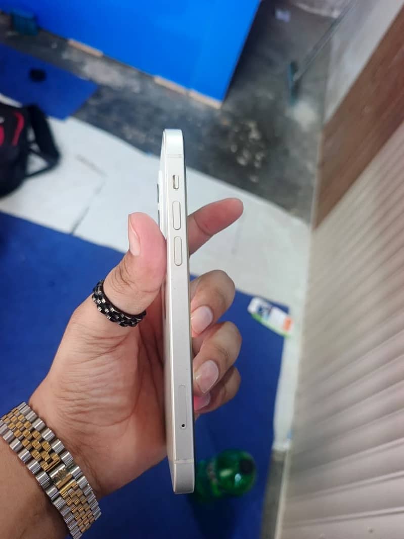Apple iPhone 12 0