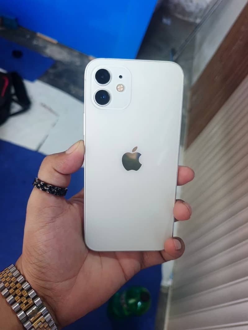Apple iPhone 12 2