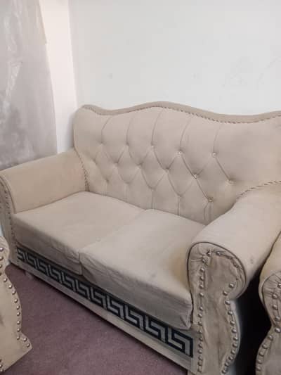 6 seaters Sofa set urgent sale with Covere