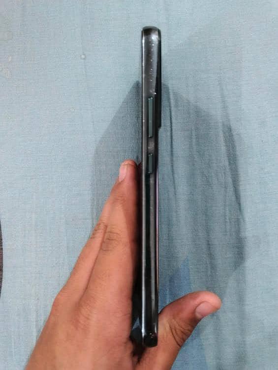 Samsung Mobile S22 Plus 3