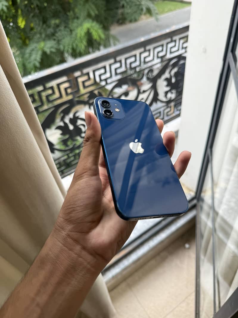 iPhone 12 waterpack 1