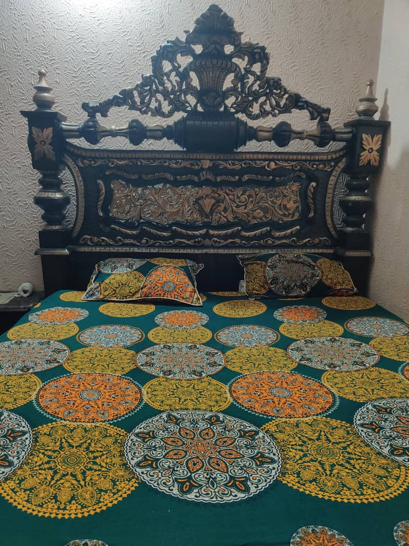 wooden bed set 0