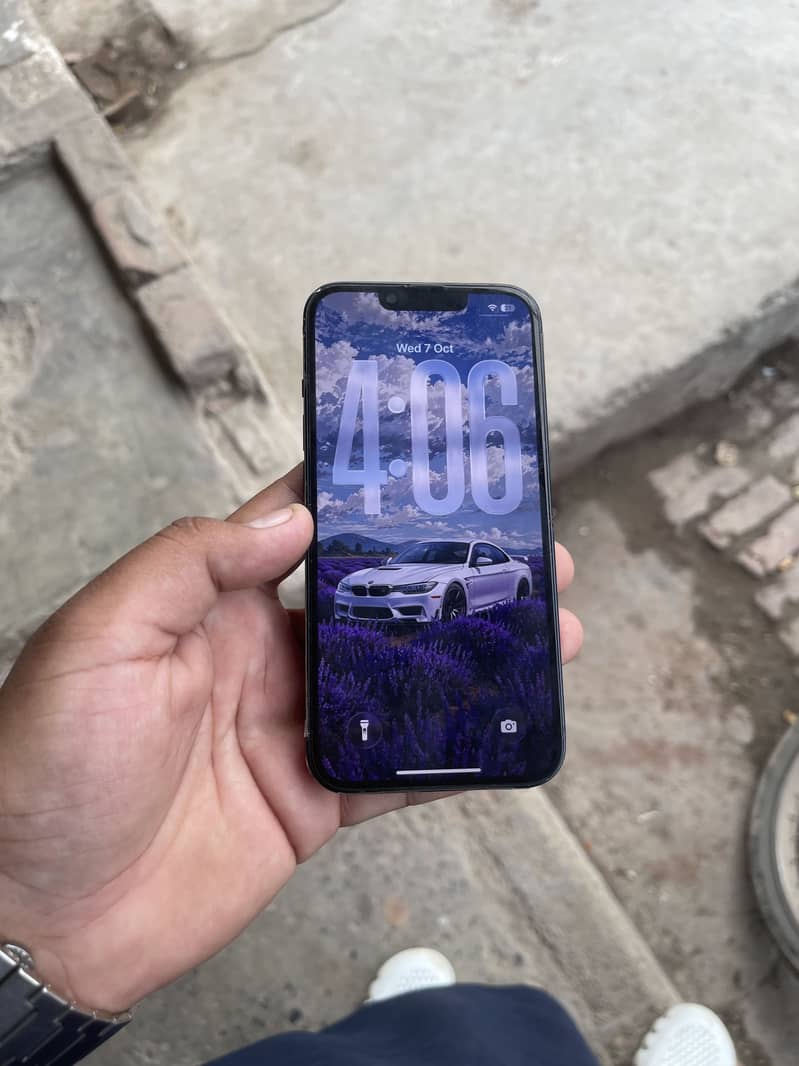 Apple iPhone 13 1