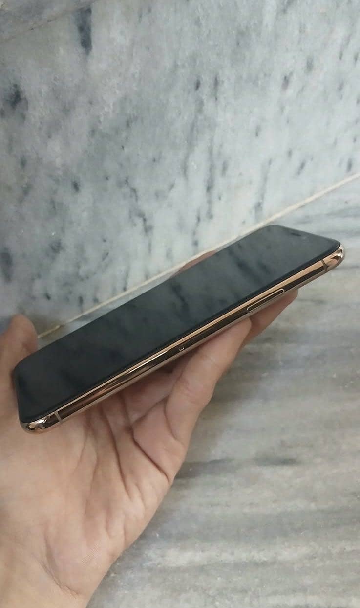 IPhone XS 3