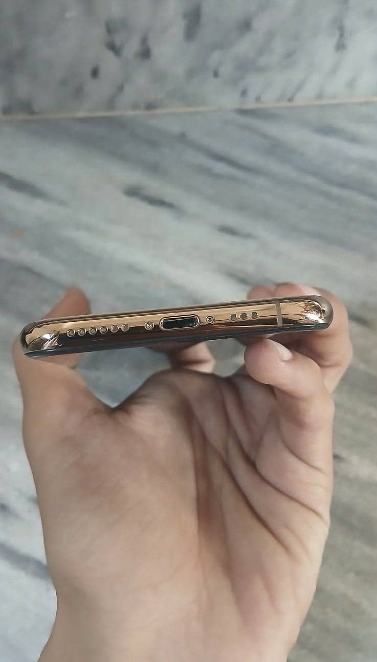 IPhone XS 5