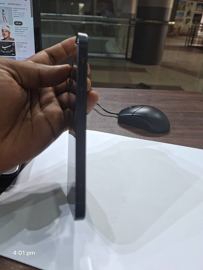 Apple iPhone 12 3