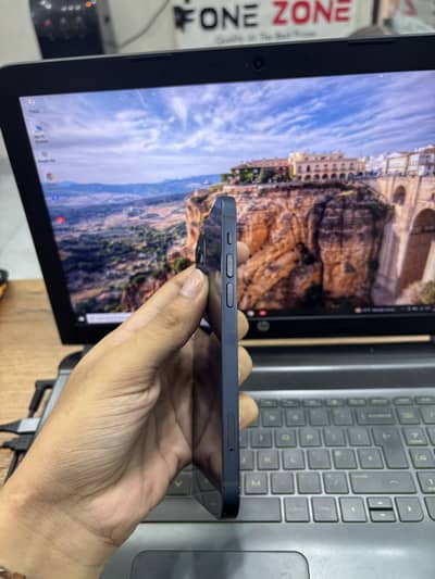 iPhone 12, 64 Gb Jv, 10/9 condition, water pack, 90% health