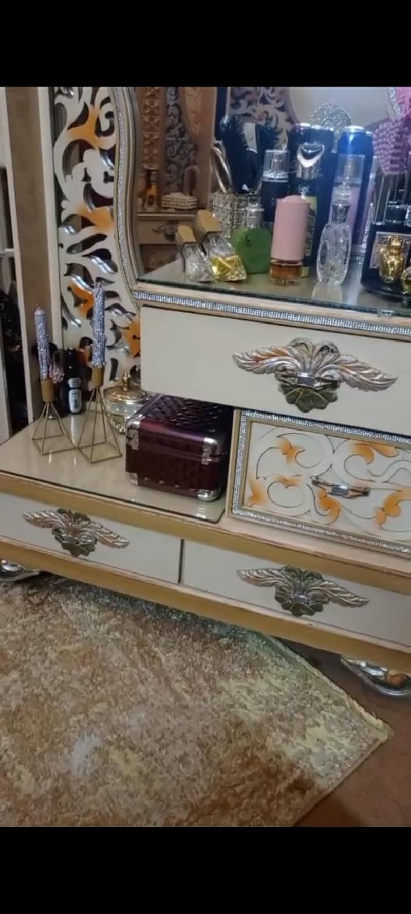 cupboard drasing bed with side tables 2