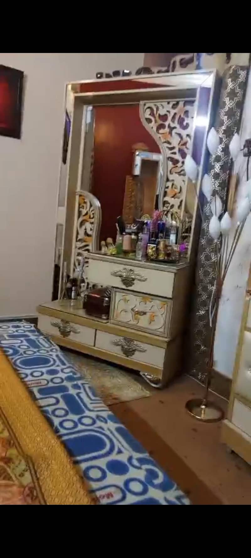 cupboard drasing bed with side tables 3