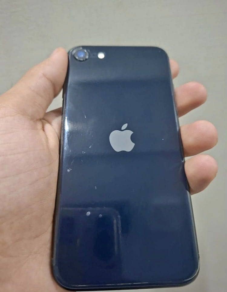 Apple iPhone SE 2022 2