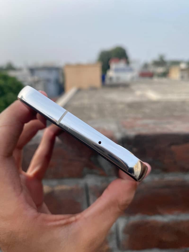 Samsung Mobile S23 4