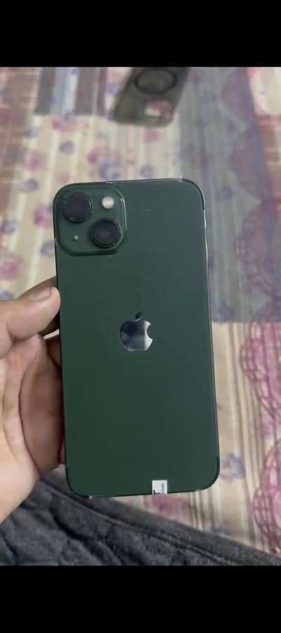 Apple iPhone 13