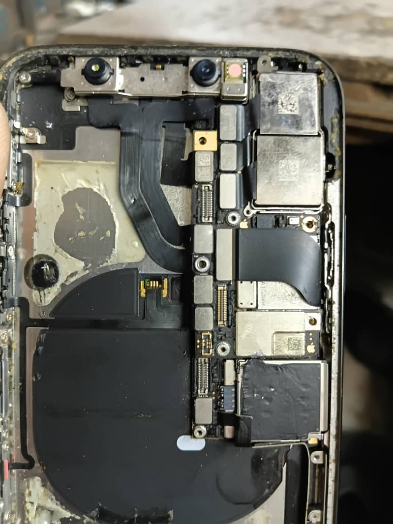 Apple iPhone X 4