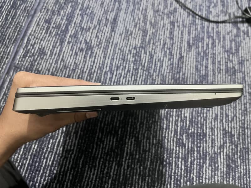 Dell Precision 7560 1