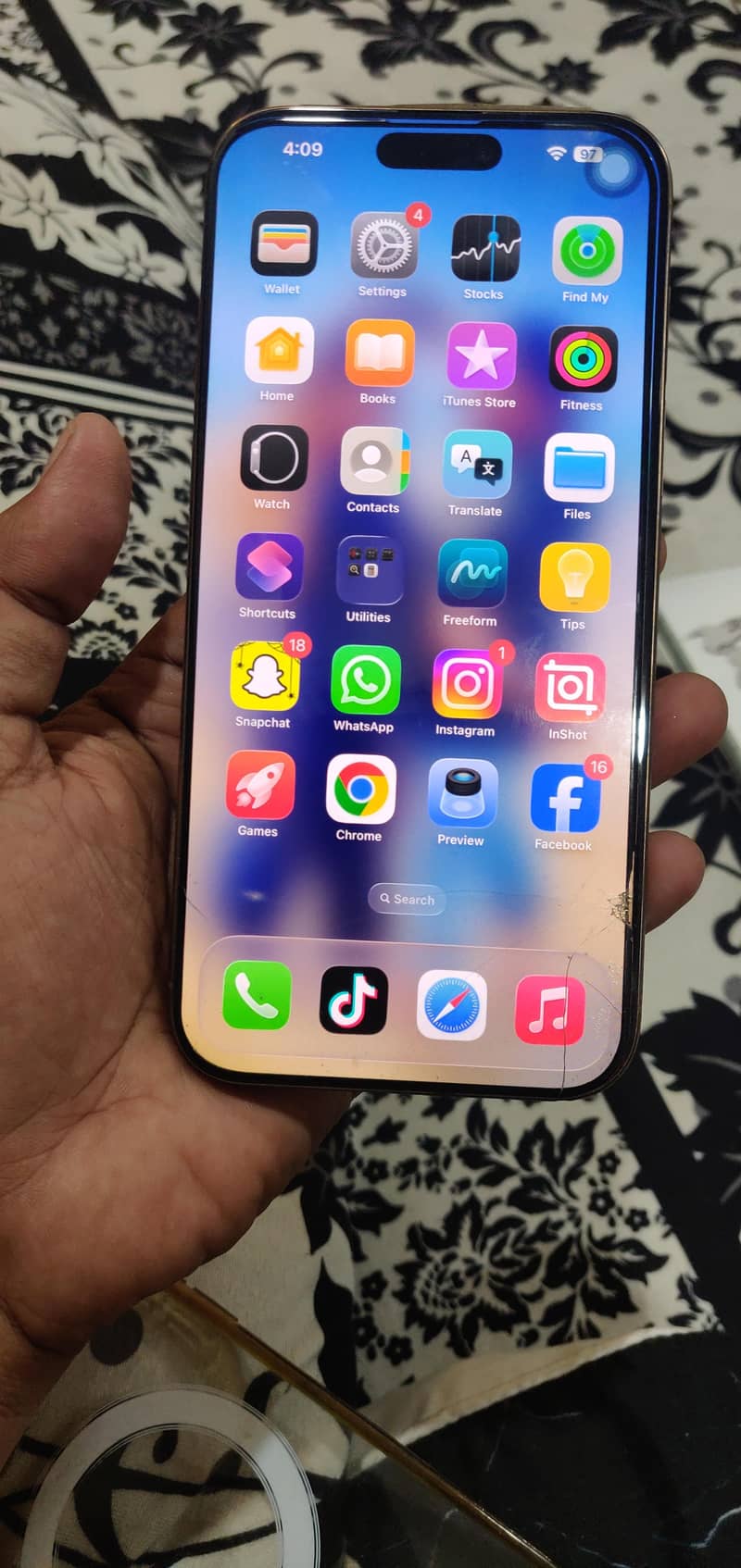 Apple iPhone 16 Pro Max 5