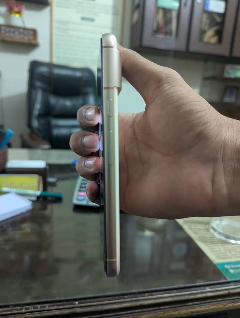 Google Pixel 8 3