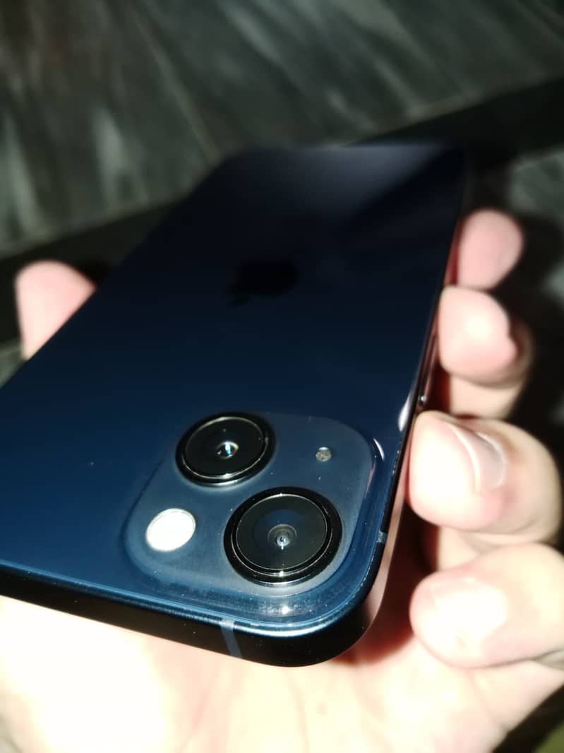 Apple iPhone 13 5