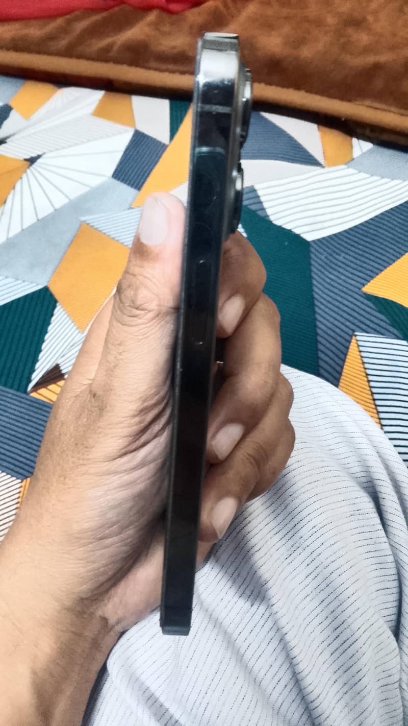 Apple iPhone 13 Pro 1