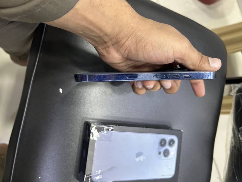 Apple iPhone 13 Pro 2