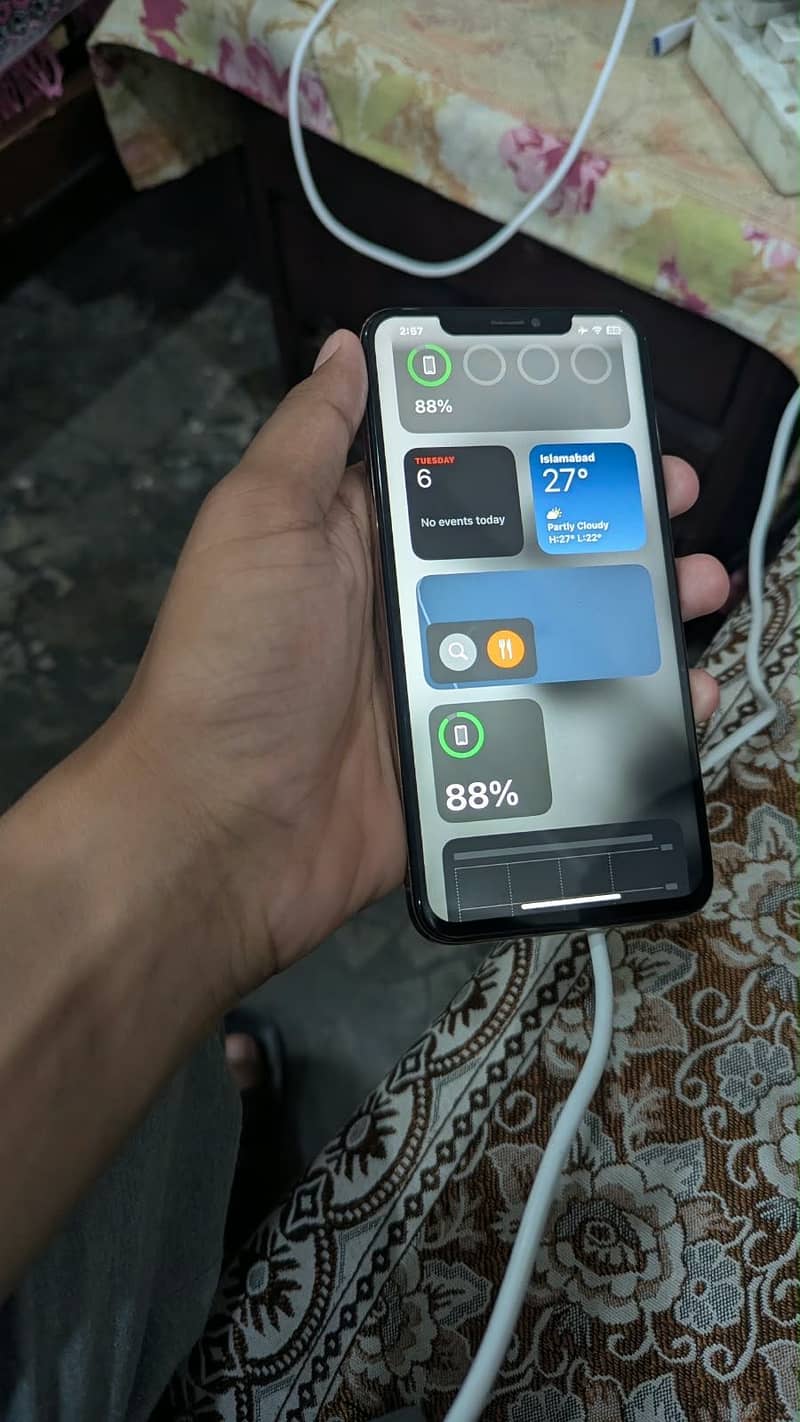 Apple iPhone XS Max 0