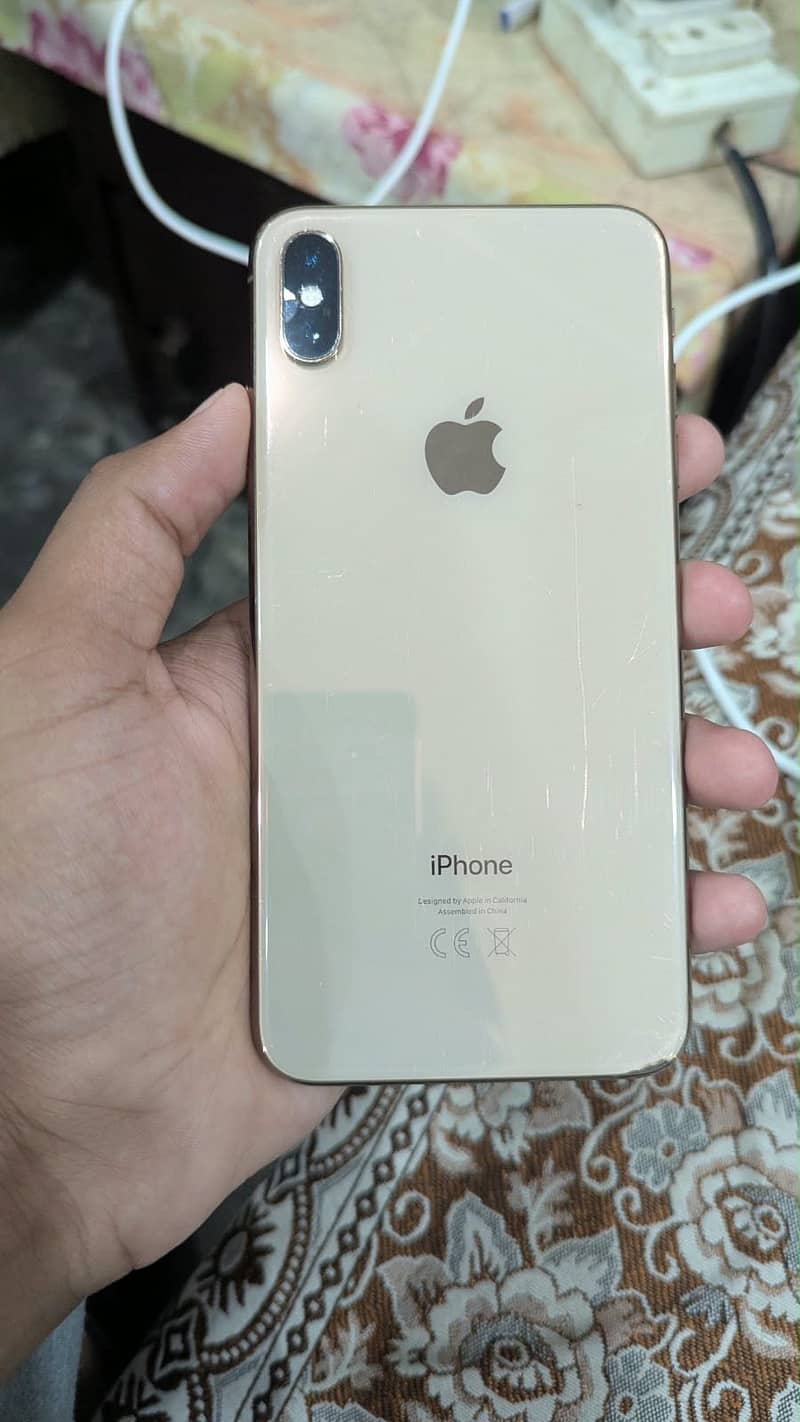 Apple iPhone XS Max 1