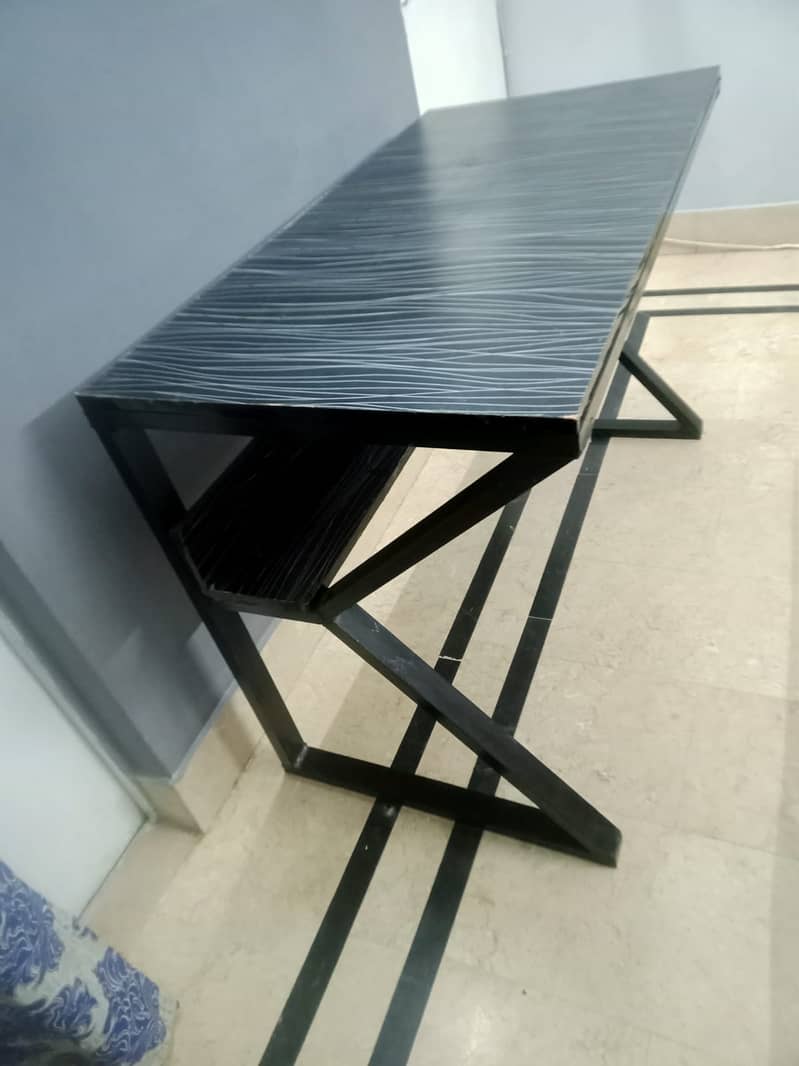 k shaped computer table 1
