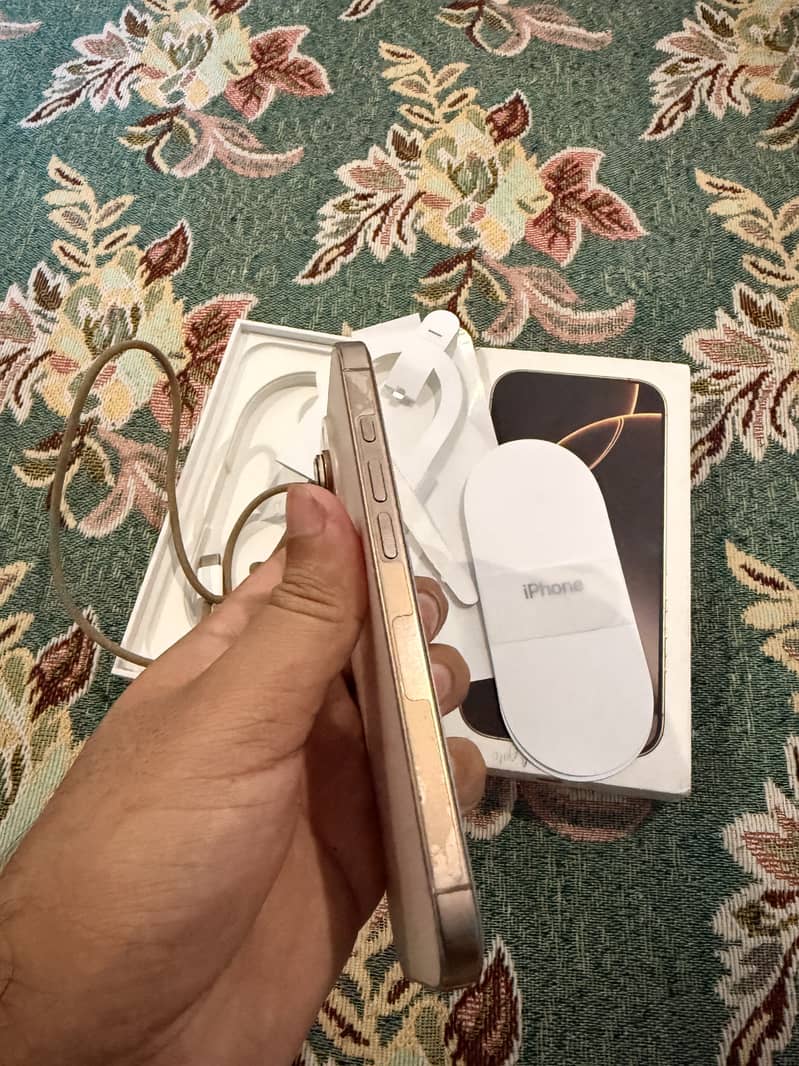 iPhone 16 Pro Jv 3