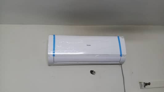 Hair Ac 1 ton only 4 months used