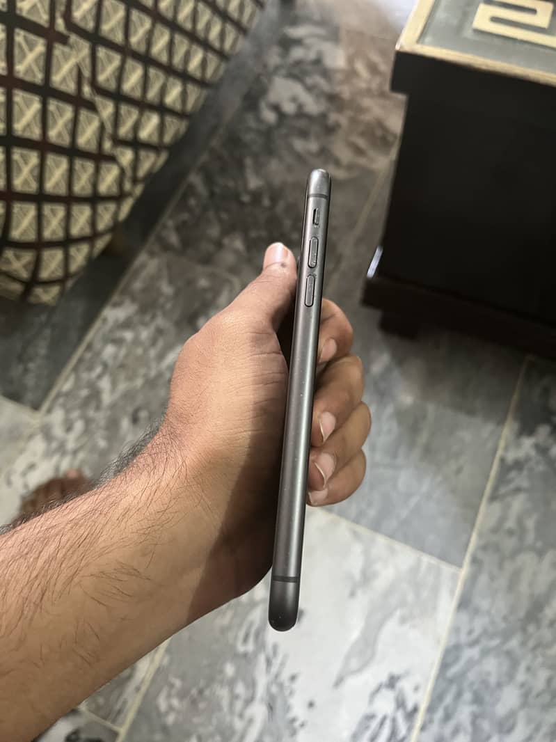 Apple iPhone 11 2
