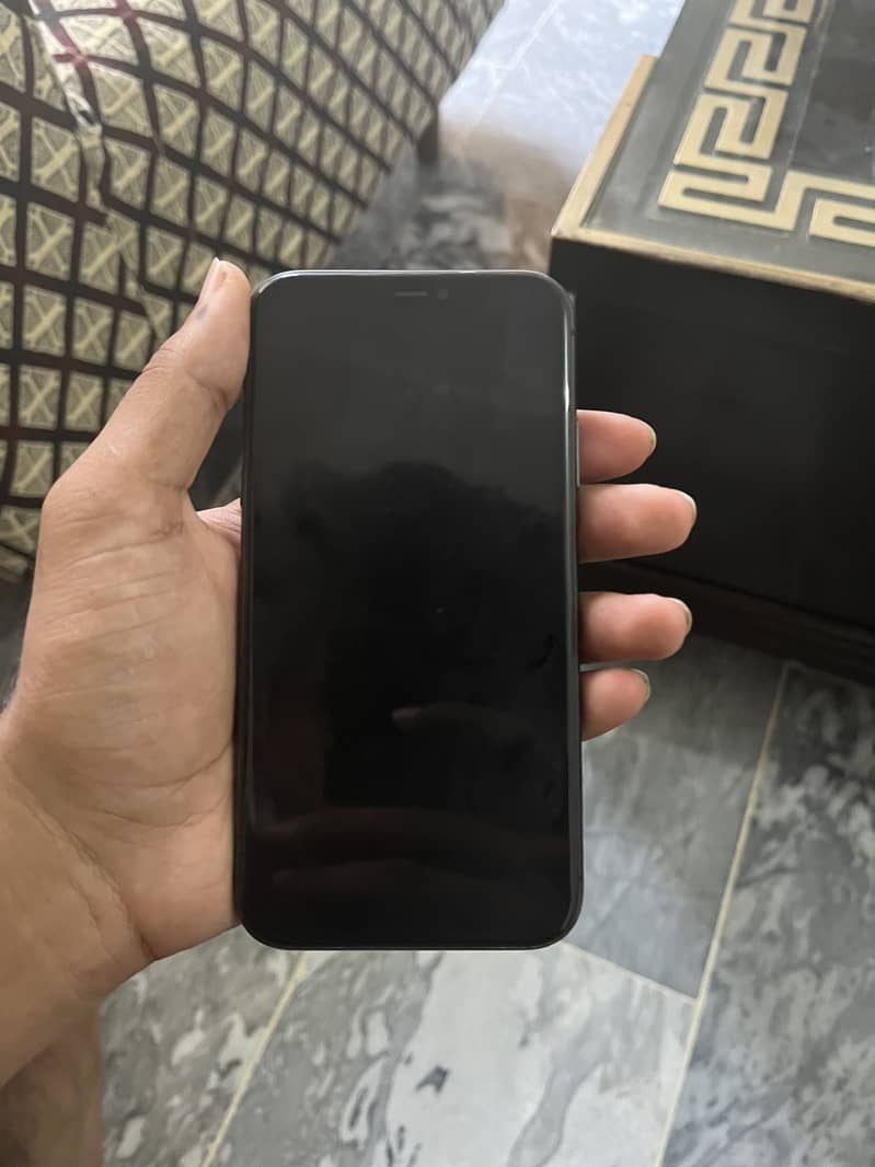 Apple iPhone 11 7