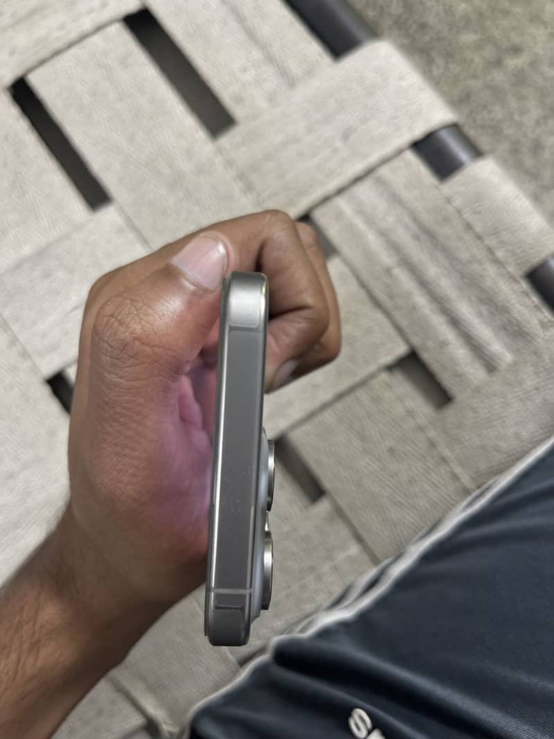 Apple iPhone 15 Pro Max 7