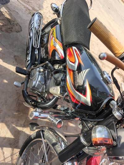Honda CG 125 Model 2022 Black Color Lush condition