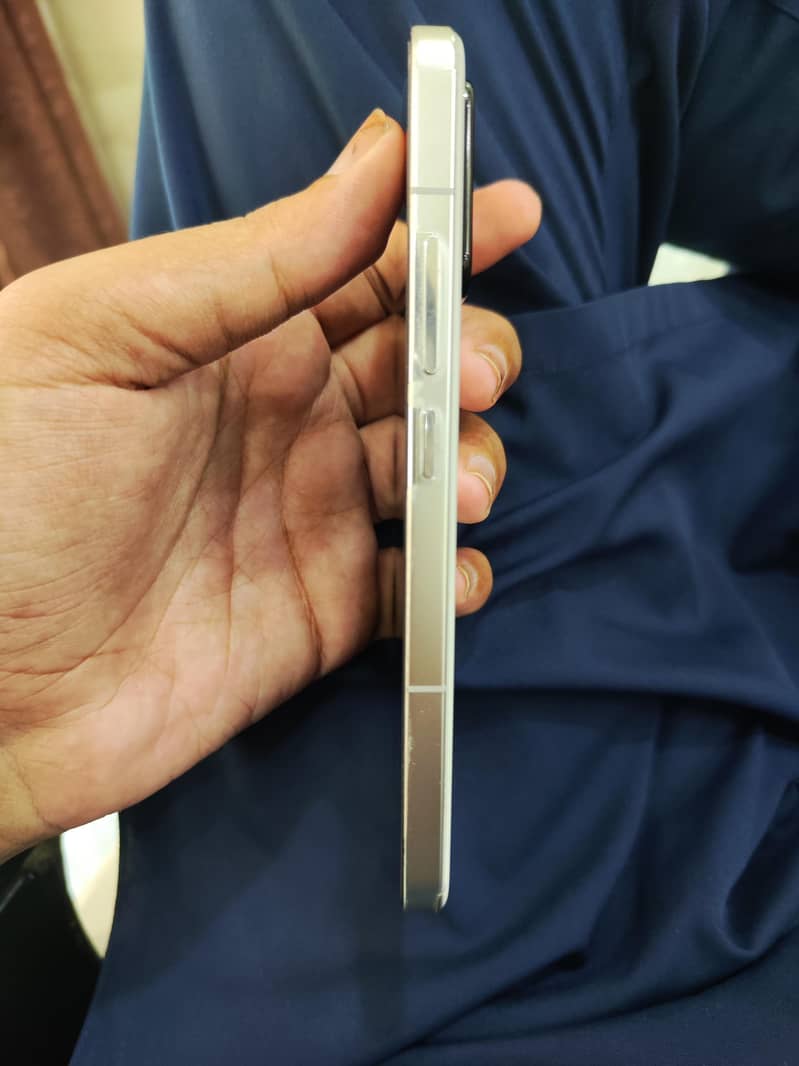 Xiaomi Mi 13 2