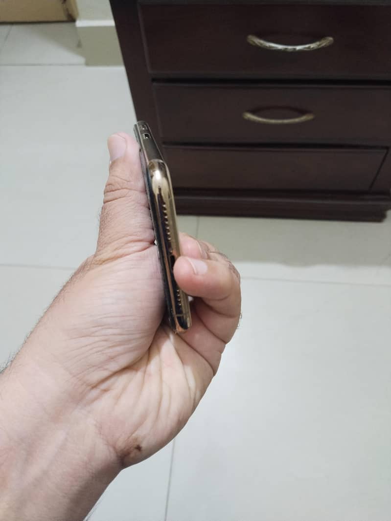 Apple iPhone 11 Pro Max 1
