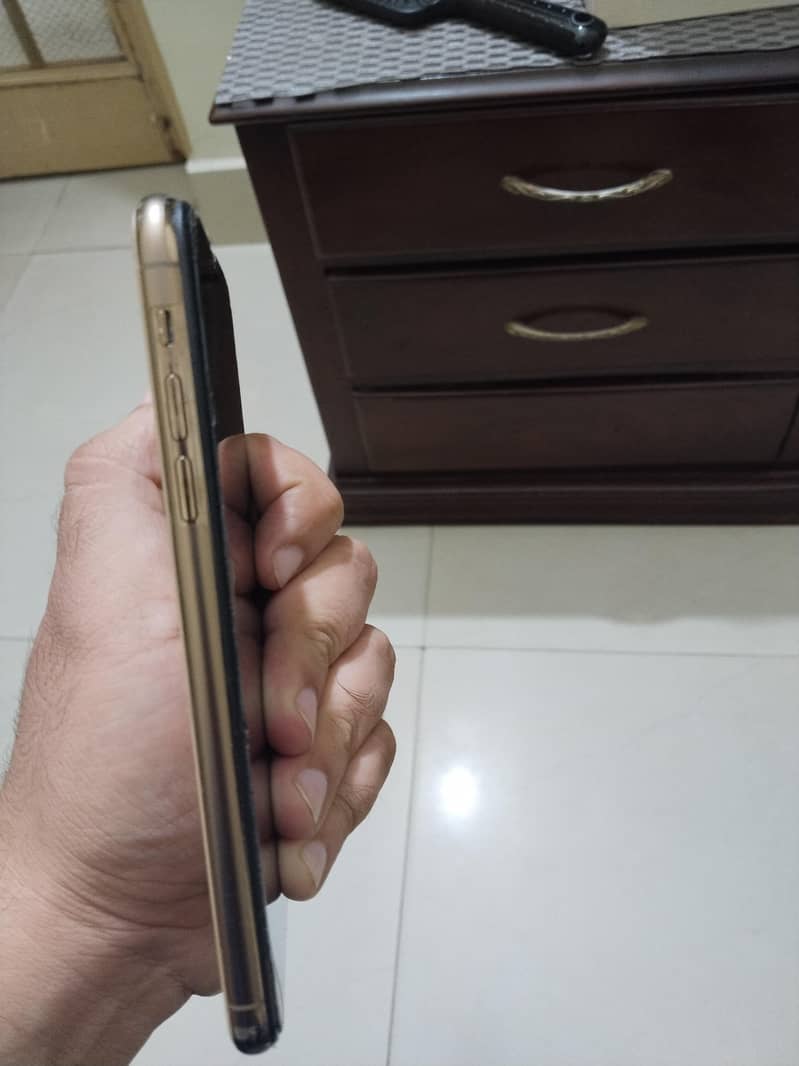 Apple iPhone 11 Pro Max 5