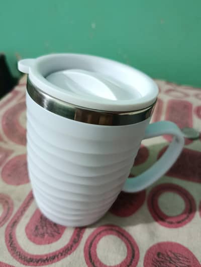 Beautiful White, Red, Brown, Silver Tea Mug with Lid – Premium Design