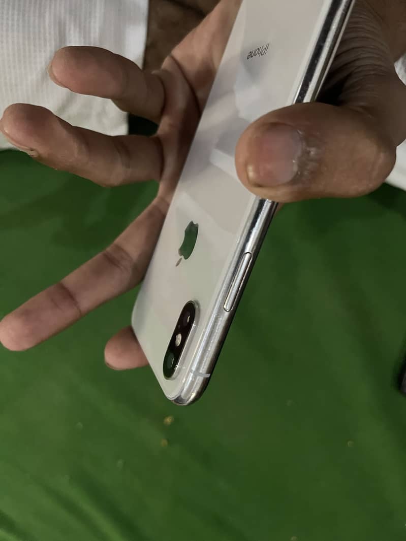 Apple iPhone X 5