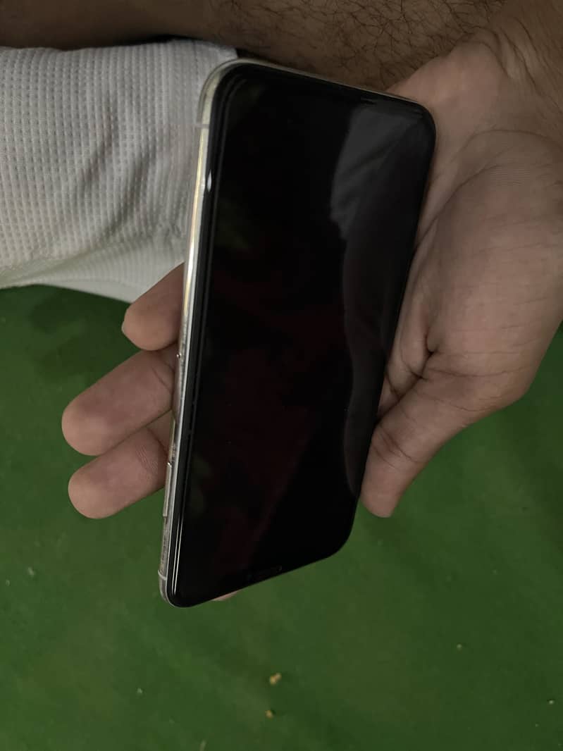 Apple iPhone X 6