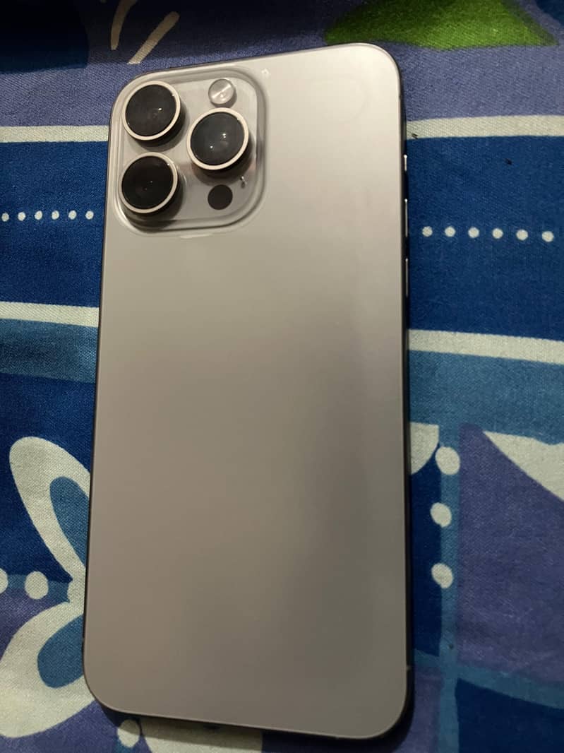 Apple iPhone 15 Pro Max 5